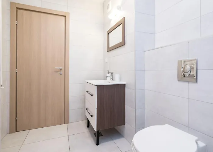 9 - Stylish In Roka Apartamento