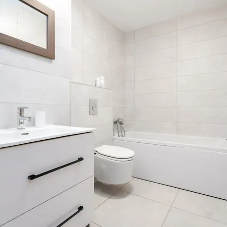 9 - Stylish In Roka * Bukarest