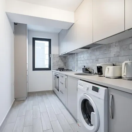 9 - Stylish In Roka Apartment